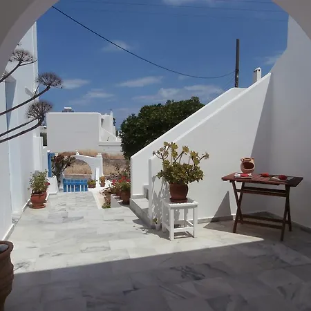 Guest house Sophie Naousa (Paros)